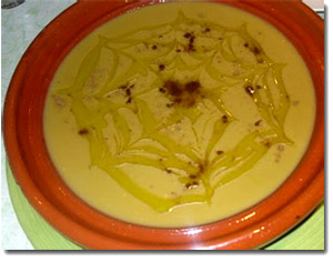 Pease pudding salpicado con aceite de oliva