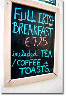 cartel ofrenciendo Desayuno irlandes