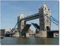 Tower Bridge abriendose