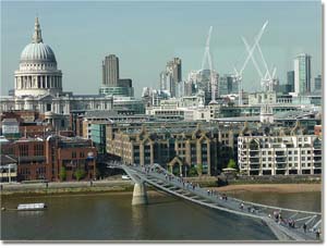 City de Londres con la catedral de St Paul