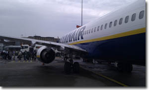 Avion de Ryanair en el aeropuerto de Luton